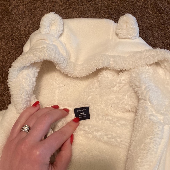 Gap baby 0-6 month outside winter coat - Picture 2 of 7